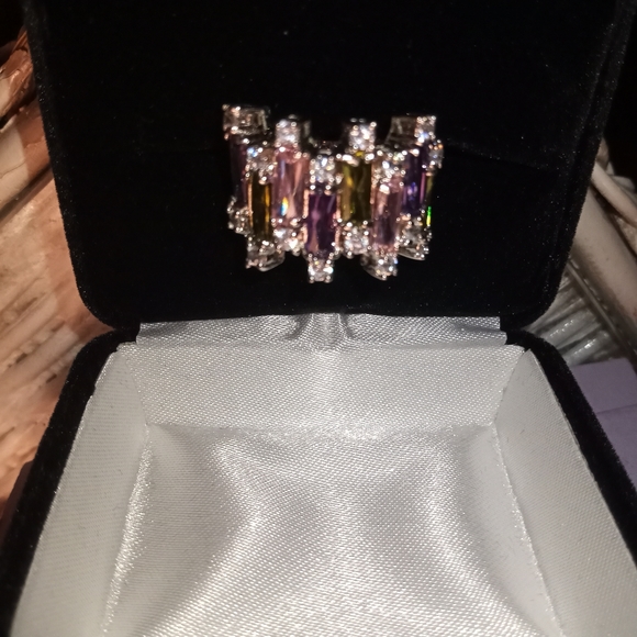 Ring - Picture 1 of 4